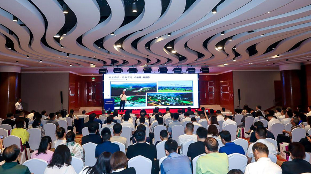 文旅：甘南藏族自治州招商引資暨文化旅游推介會(huì)在北京舉行，推動(dòng)甘南州社會(huì)經(jīng)濟(jì)高質(zhì)量發(fā)展！